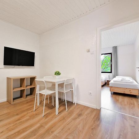 Raj Living - 1 , 2 And 3 Room Monteur Apartments 뒤스부르크 외부 사진