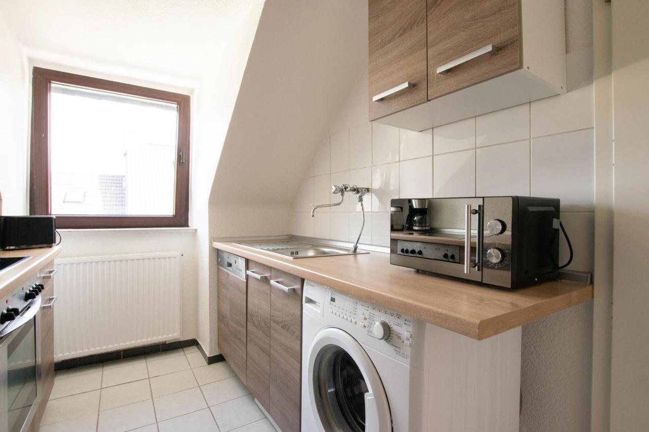 Raj Living - 1 , 2 And 3 Room Monteur Apartments 뒤스부르크 외부 사진