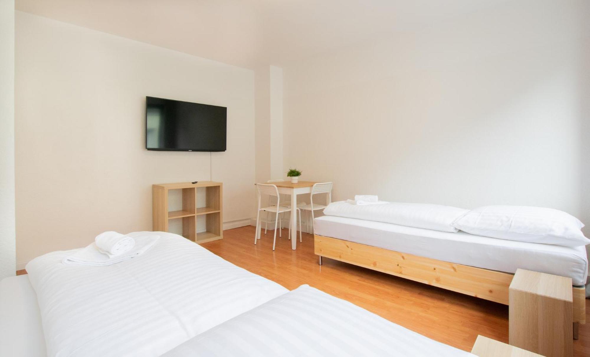 Raj Living - 1 , 2 And 3 Room Monteur Apartments 뒤스부르크 외부 사진